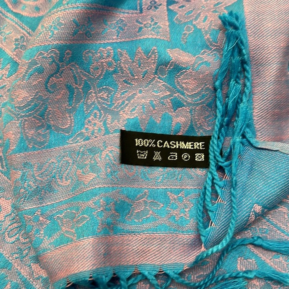 Cashmere scarf - Picture 5 of 8